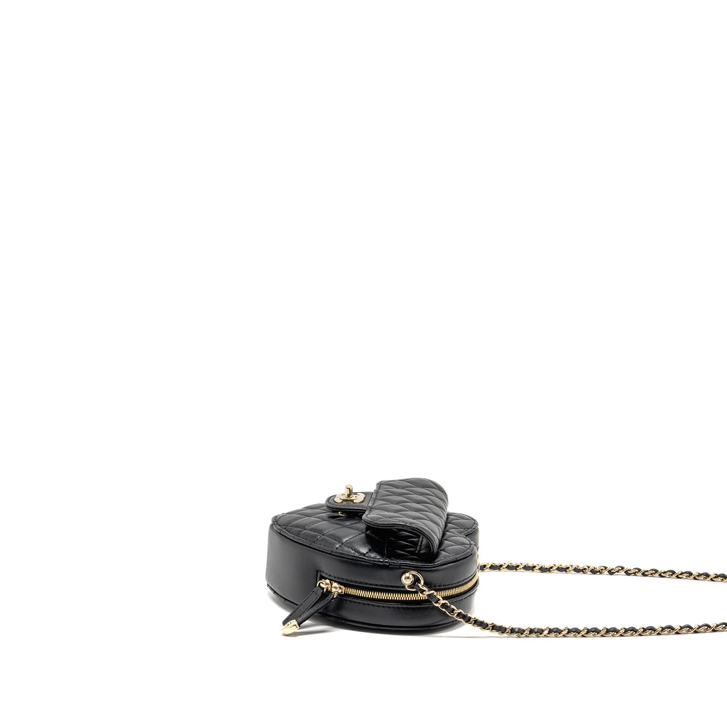 chanel-22s-heart-bag-lambskin-black-lghw-microchip-3