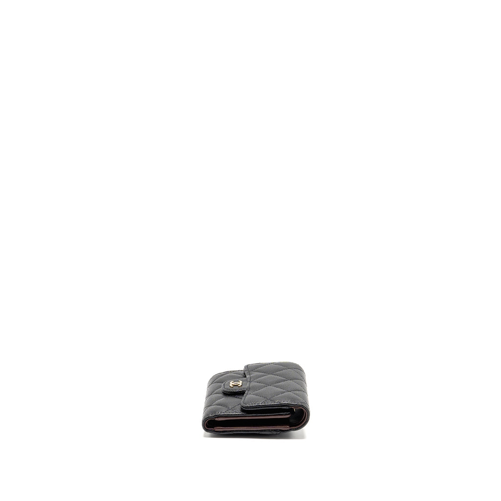 chanel-compact-wallet-caviar-black-lghwmicrochip