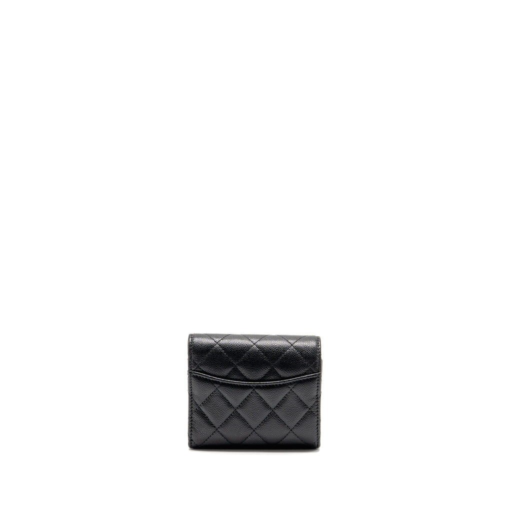 chanel-compact-wallet-caviar-black-lghwmicrochip