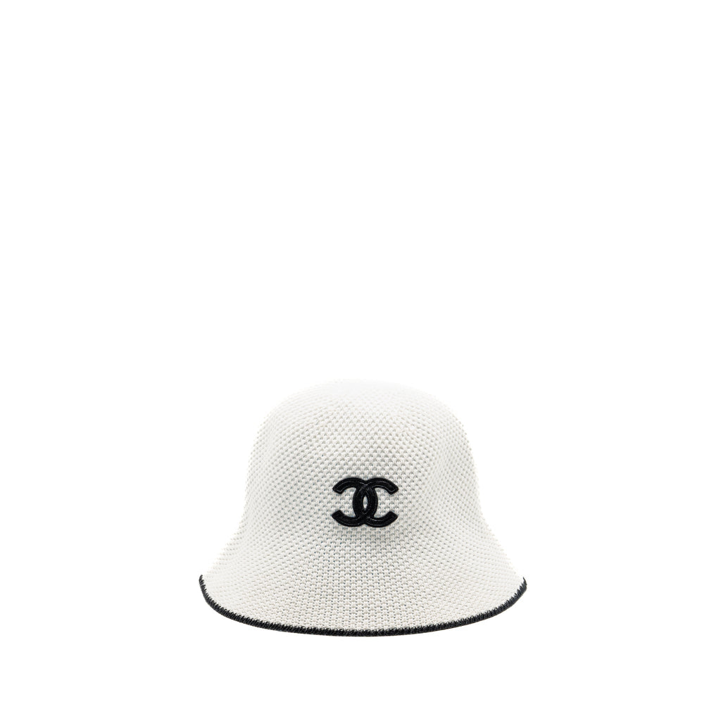 chanel-25c-cc-logo-bucket-hat-cotton-white-black