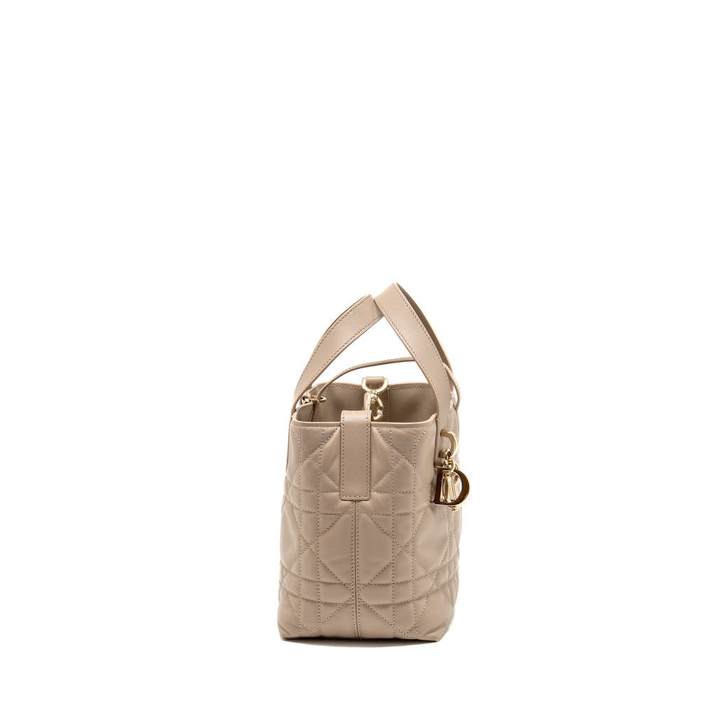 dior-small-toujours-tote-bag-macrocannage-calfskin-powder-beige-lghw-1