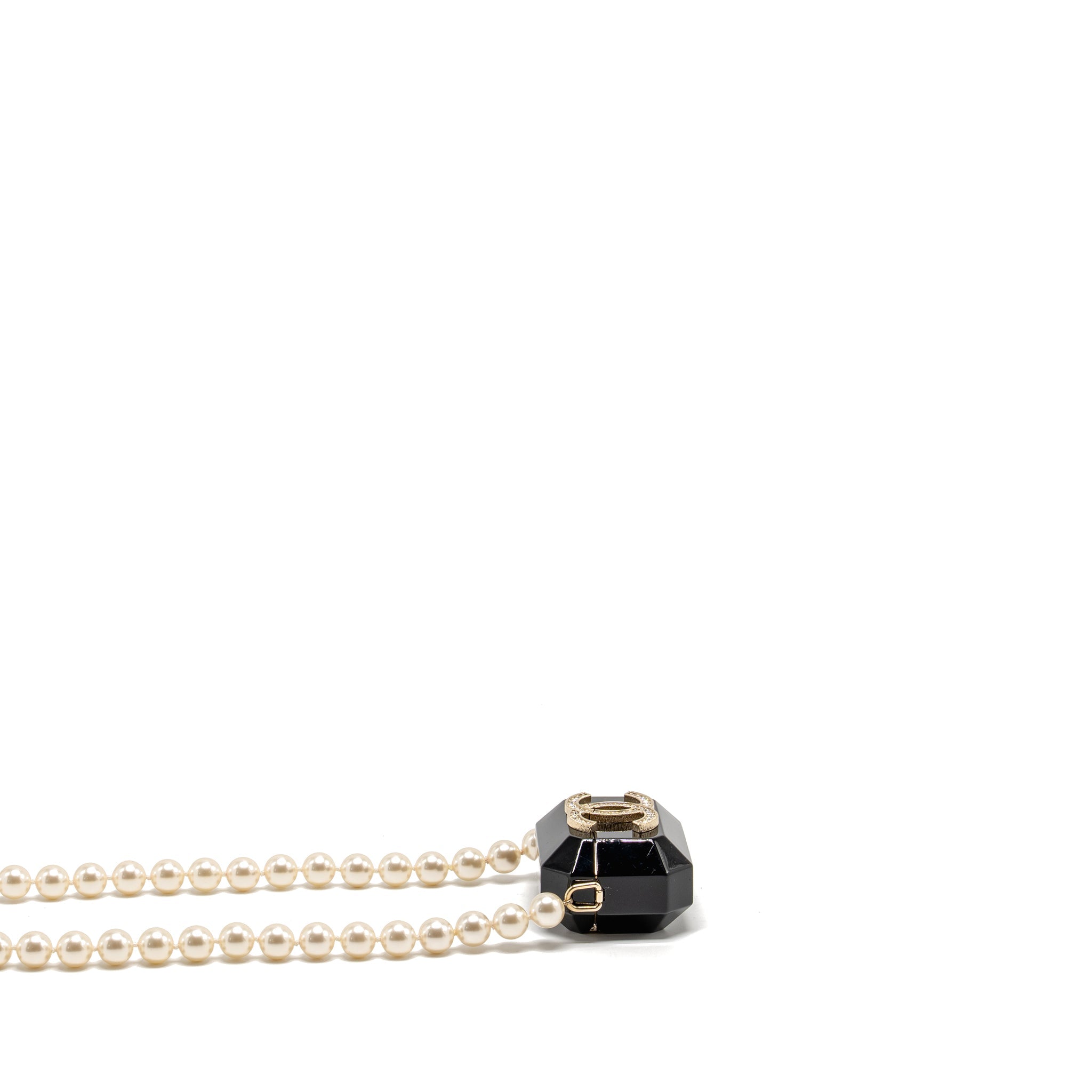 chanel-airpods-case-with-pearl-chain-black-lghw
