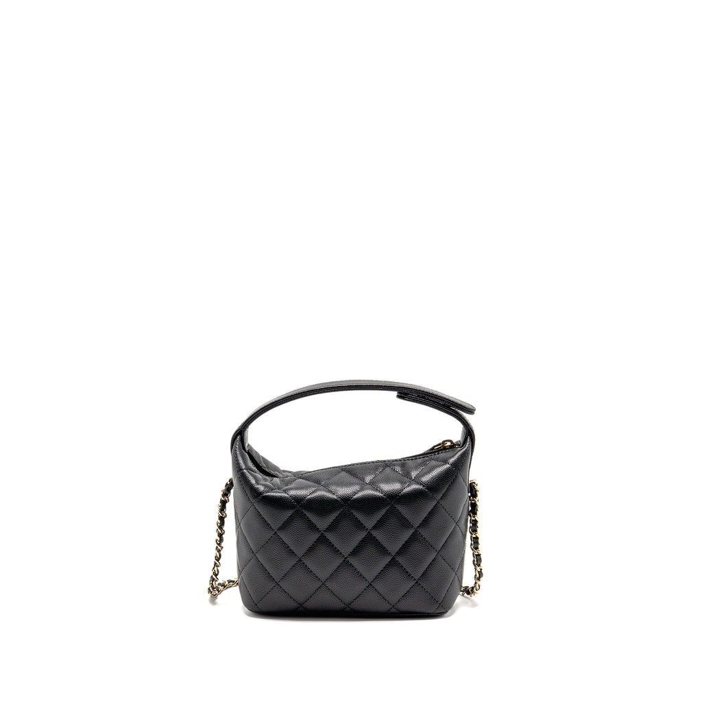 chanel-25c-detail-cc-logo-quilted-hobo-bag-caviar-black-lghwmicrochip-1