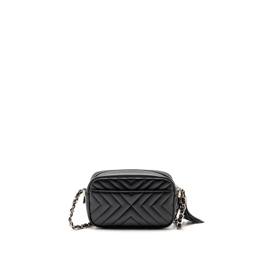 chanel-diagonal-chevron-camera-bag-with-detailed-tassel-calfskin-black-shw