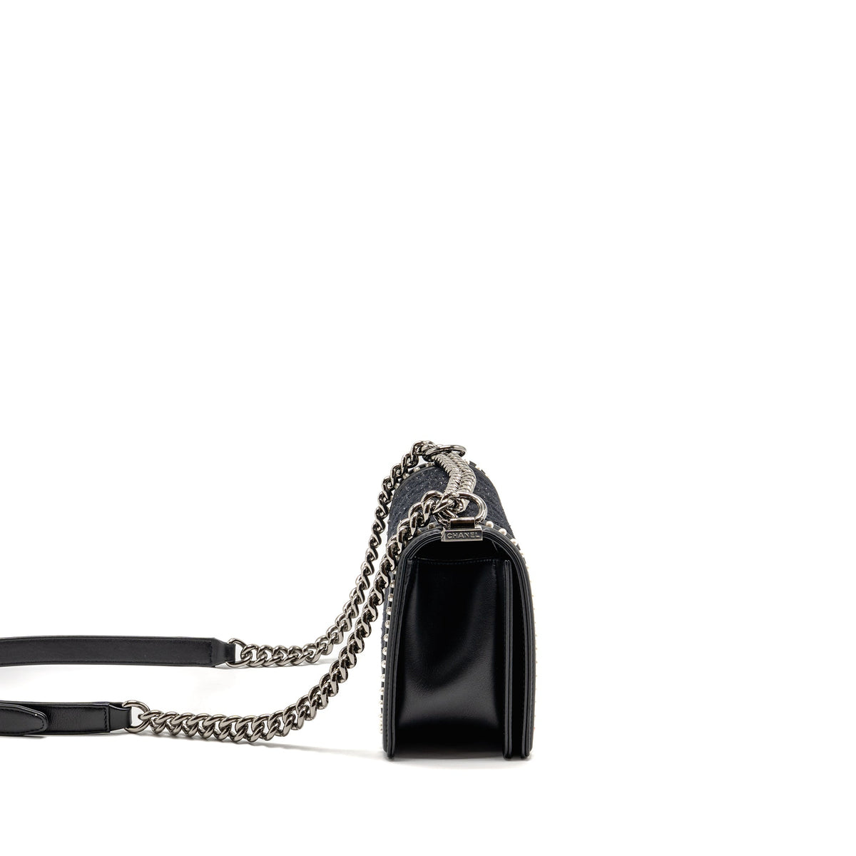 chanel-medium-boy-bag-fabric-lambskin-black-shw