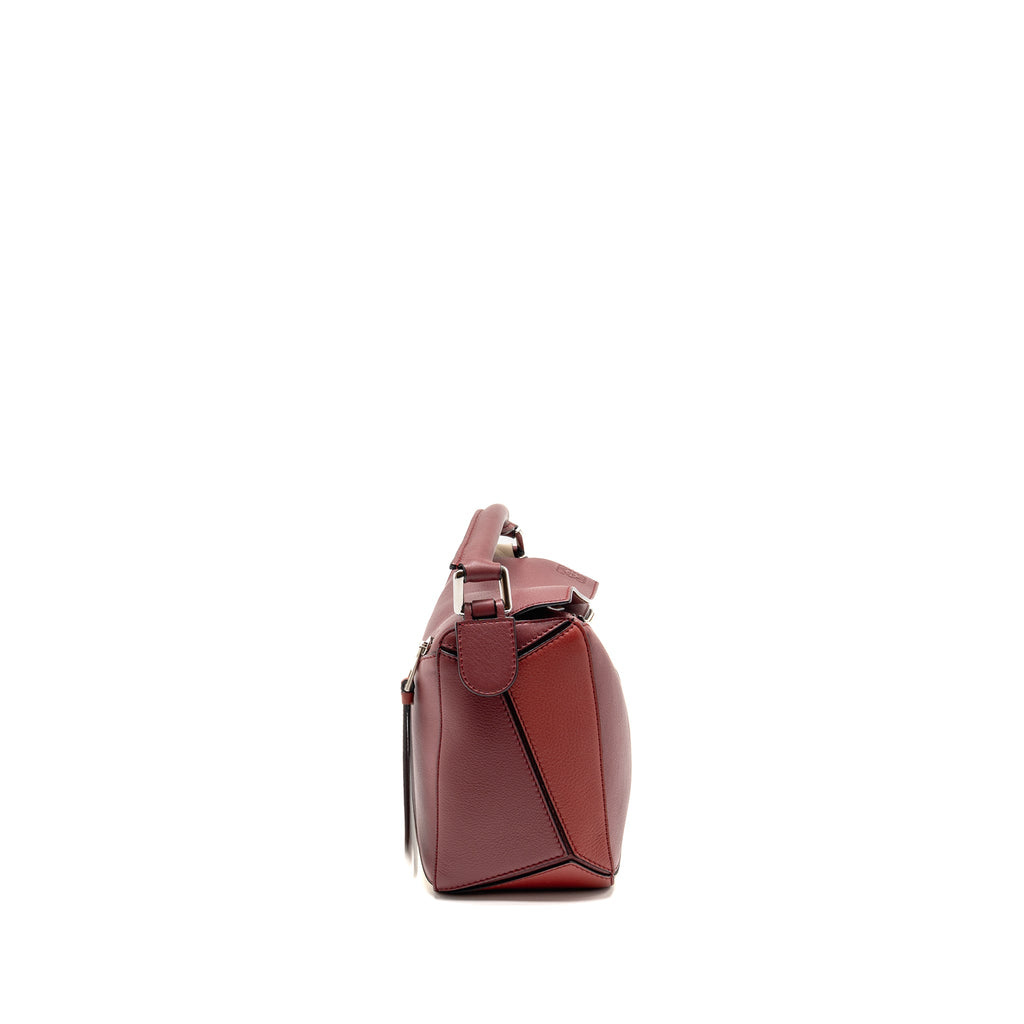 loewe-small-puzzle-bag-grained-calfskin-burgundy-multicolour-shw