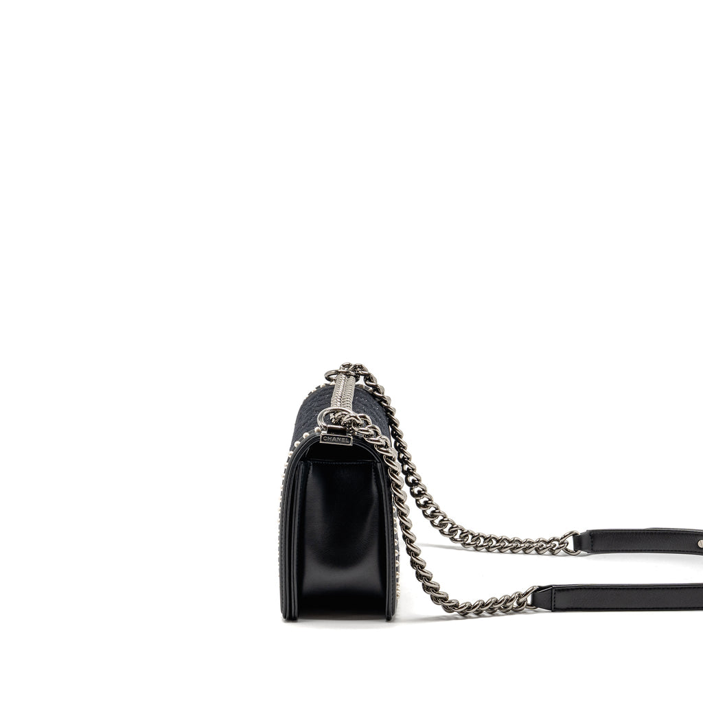 chanel-medium-boy-bag-fabric-lambskin-black-shw