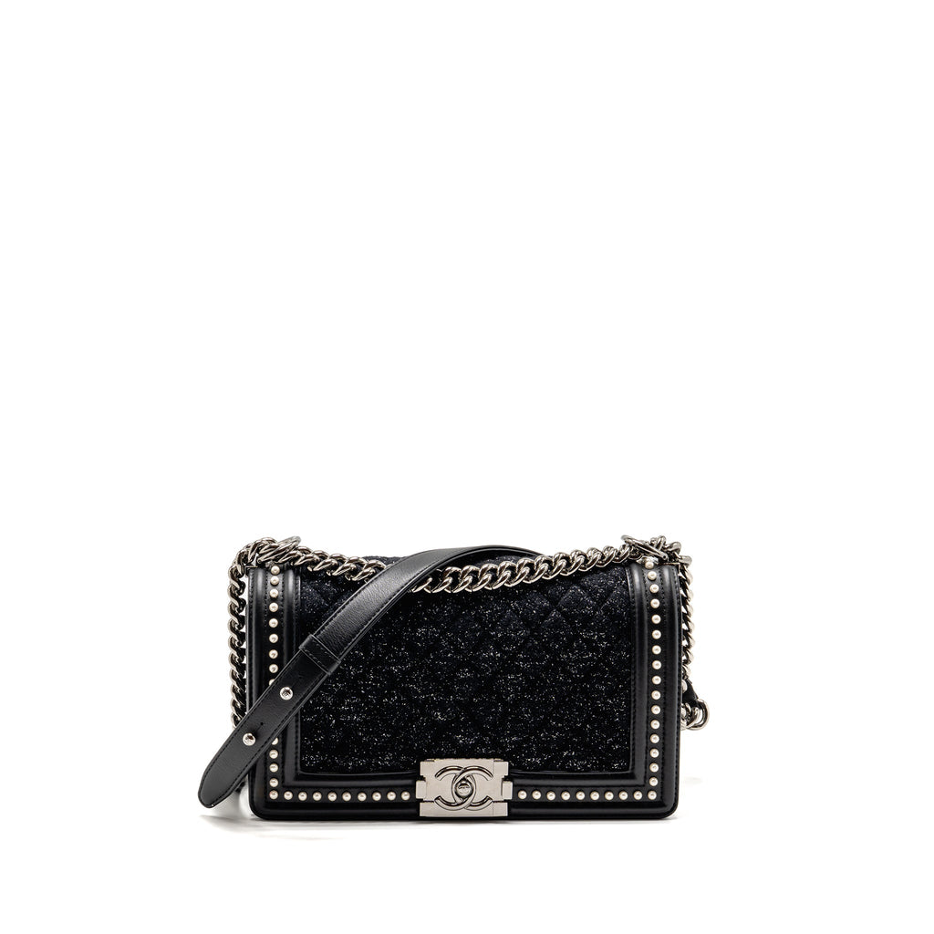 chanel-medium-boy-bag-fabric-lambskin-black-shw