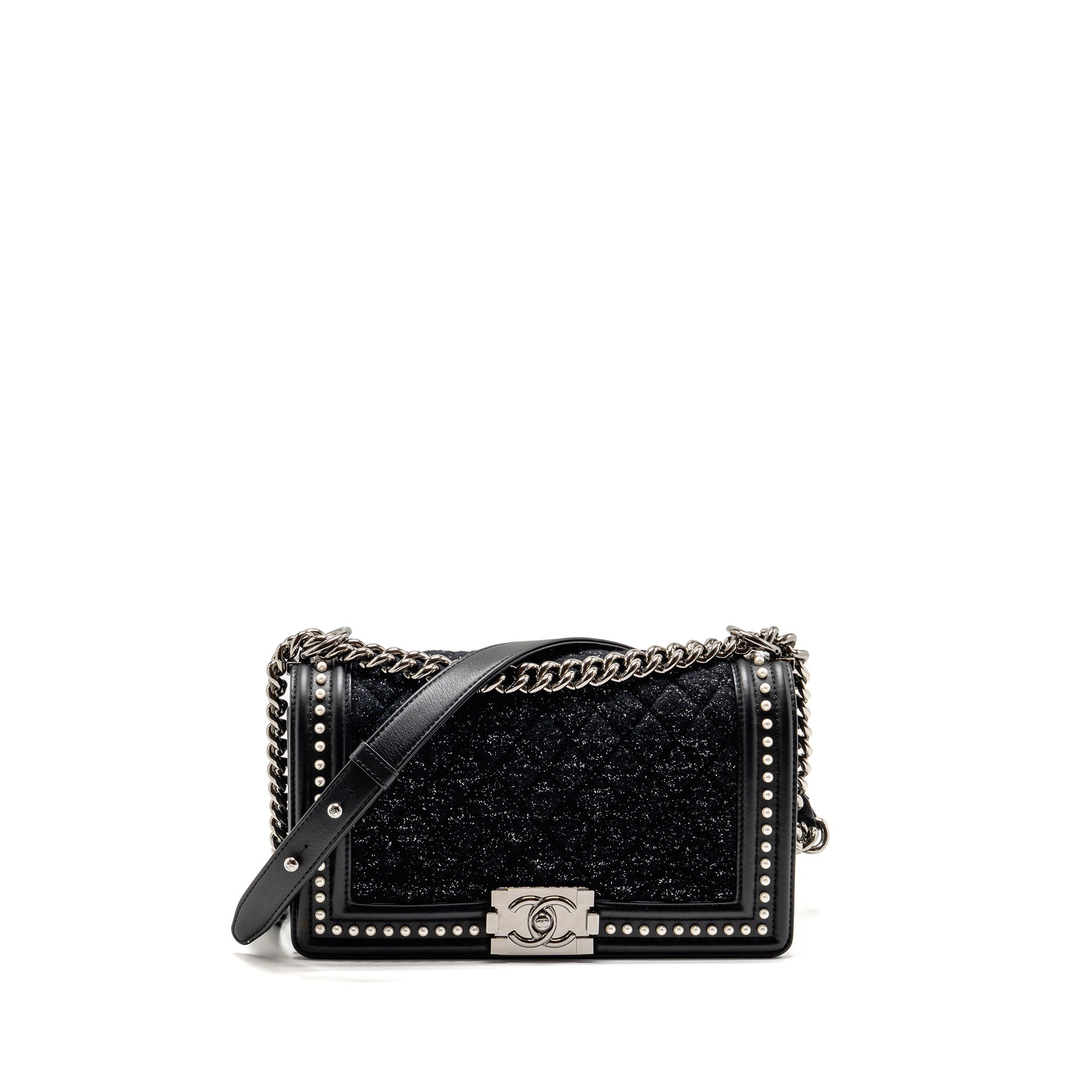 chanel-medium-boy-bag-fabric-lambskin-black-shw