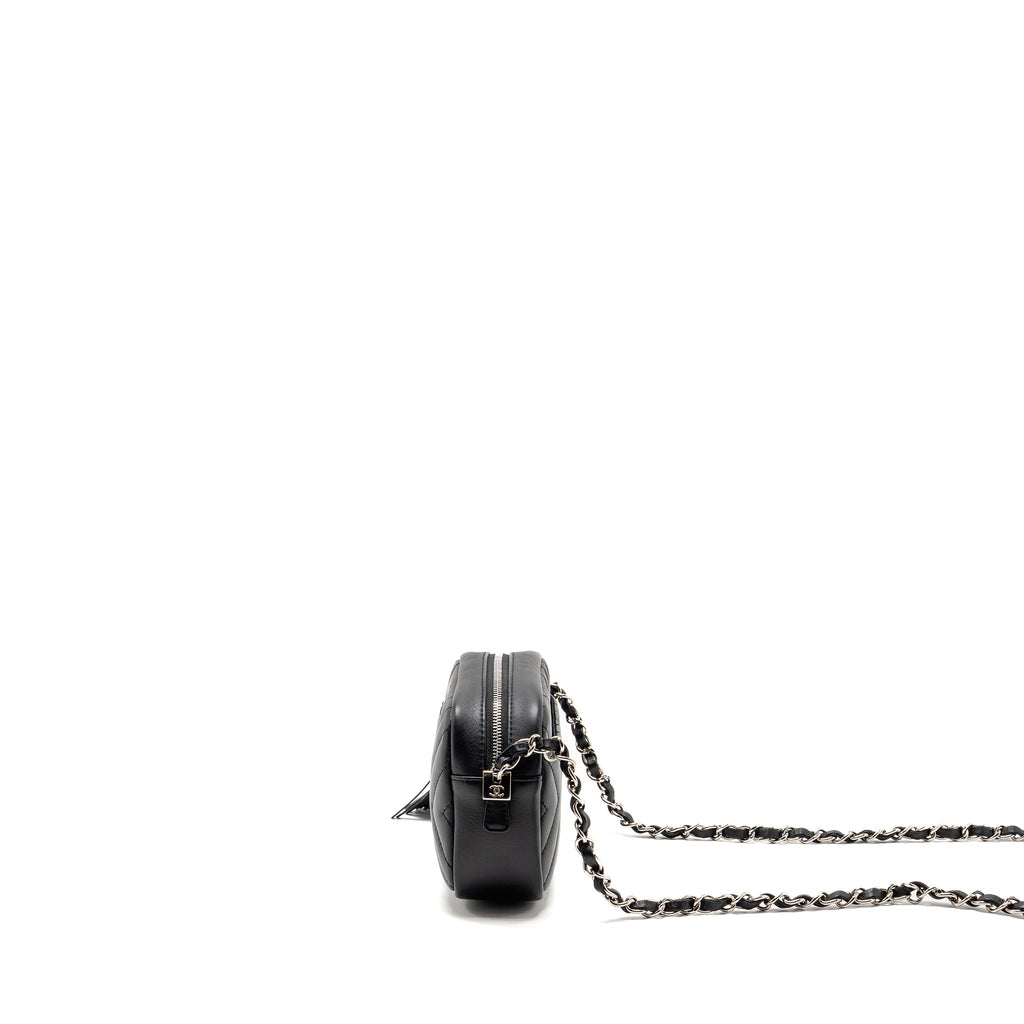 chanel-diagonal-chevron-camera-bag-with-detailed-tassel-calfskin-black-shw
