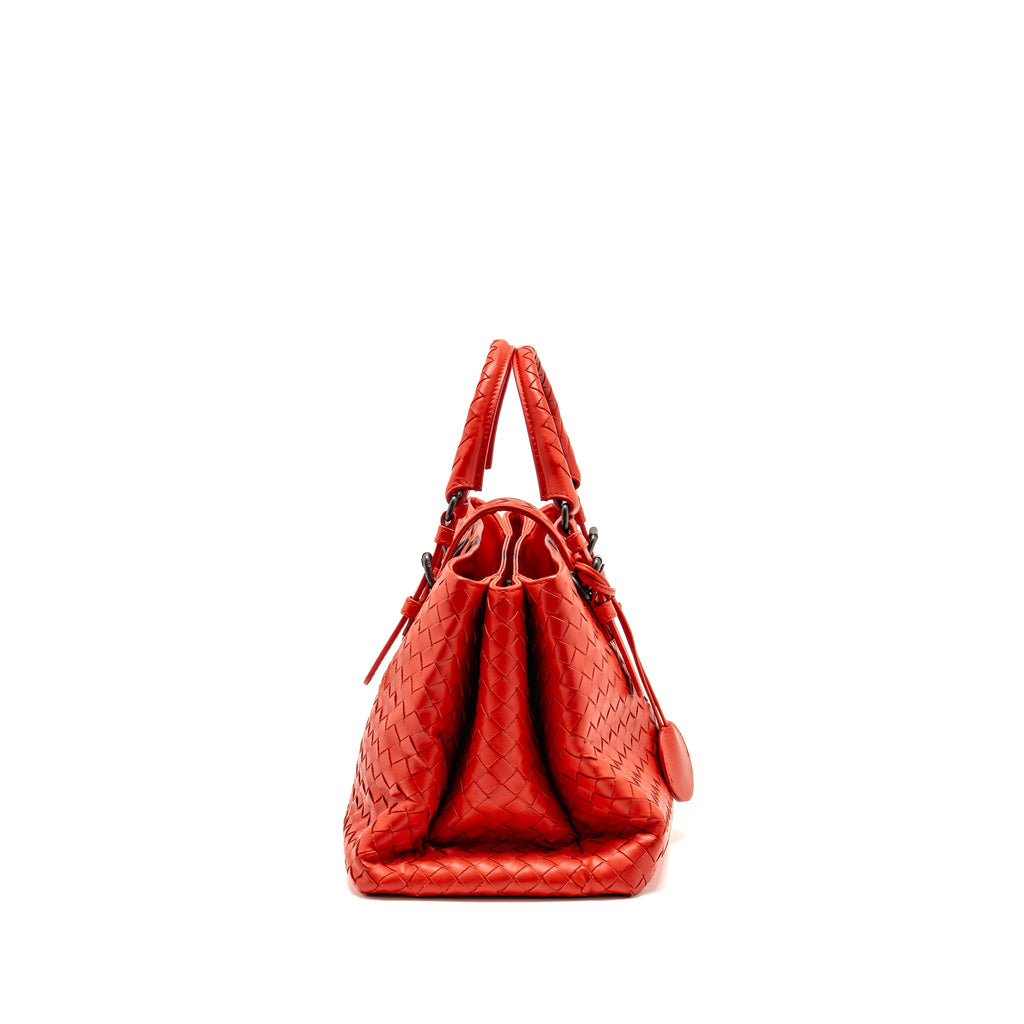 bottega-veneta-small-roma-tote-bag-intrecciato-leather-red-gunmetal-tone-hardware
