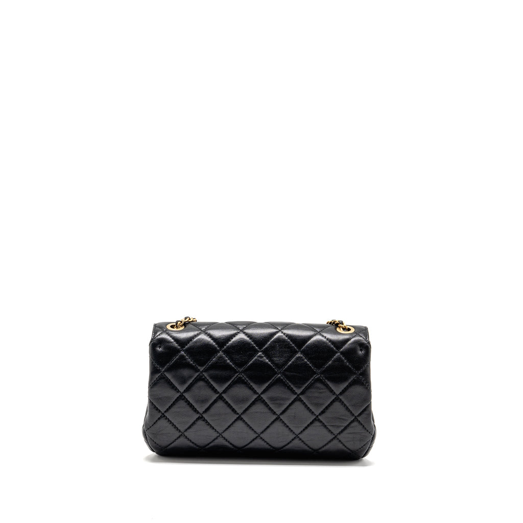 chanel-22c-quilted-flap-bag-lambskin-black-ghwmicrochip