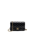 chanel-22c-quilted-flap-bag-lambskin-black-ghwmicrochip