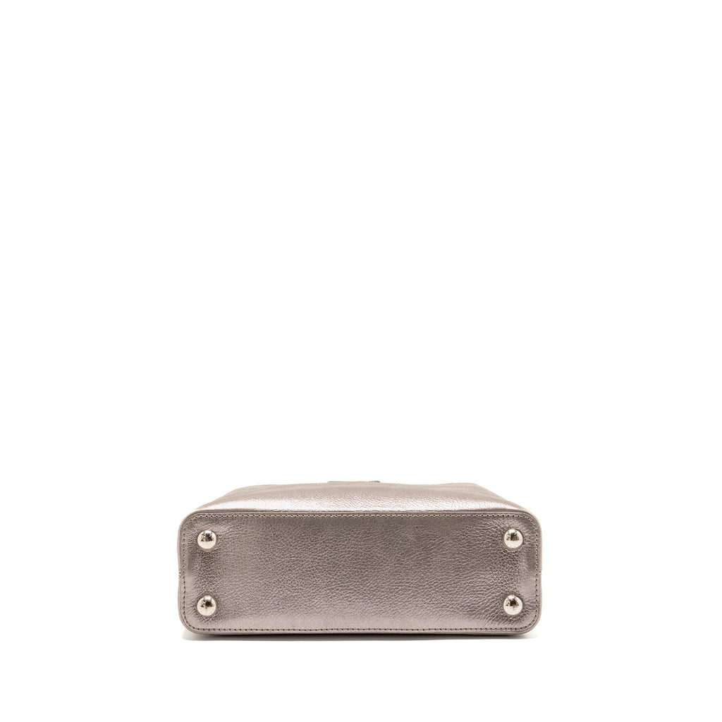 louis-vuitton-capucines-bb-leather-metallic-silver-shw