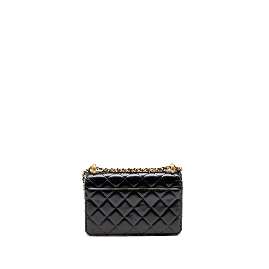 chanel-gold-crush-wallet-on-chain-calfskin-black-ghw-microchip