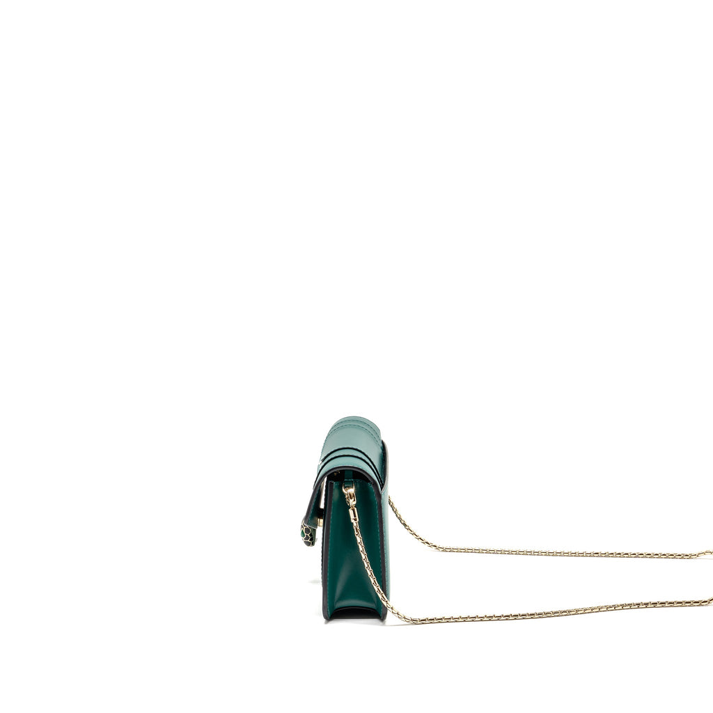 bvlgari-serpenti-forever-wallet-on-chain-calfskin-green-lghw-copy