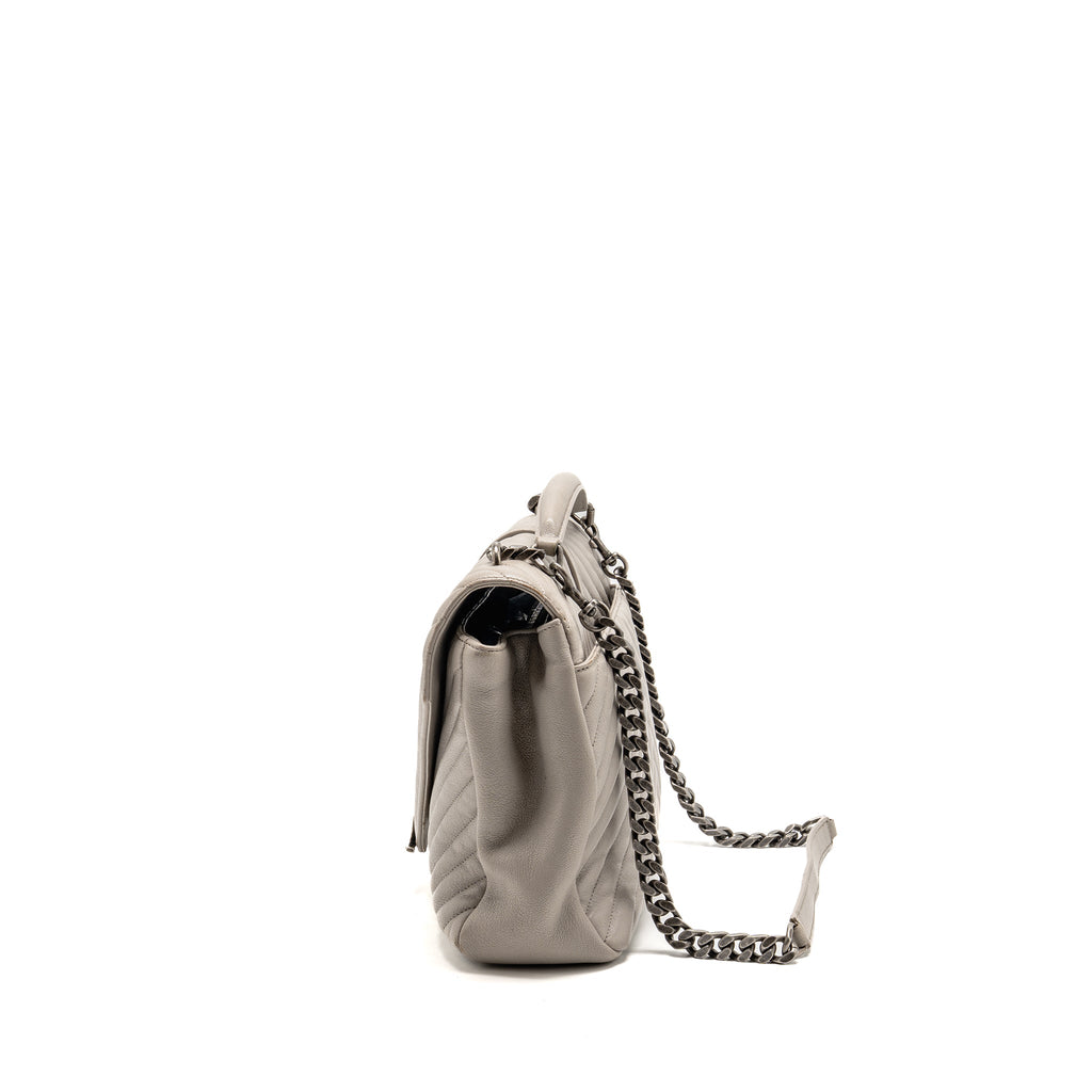 saint-laurent-ysl-large-college-bag-chevron-sheepskin-light-grey-shw