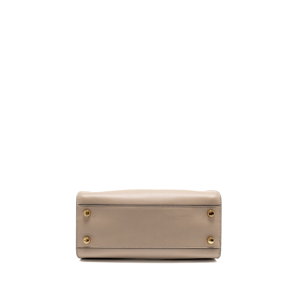 fendi-medium-peekaboo-handle-bag-calfskin-light-grey-ghw