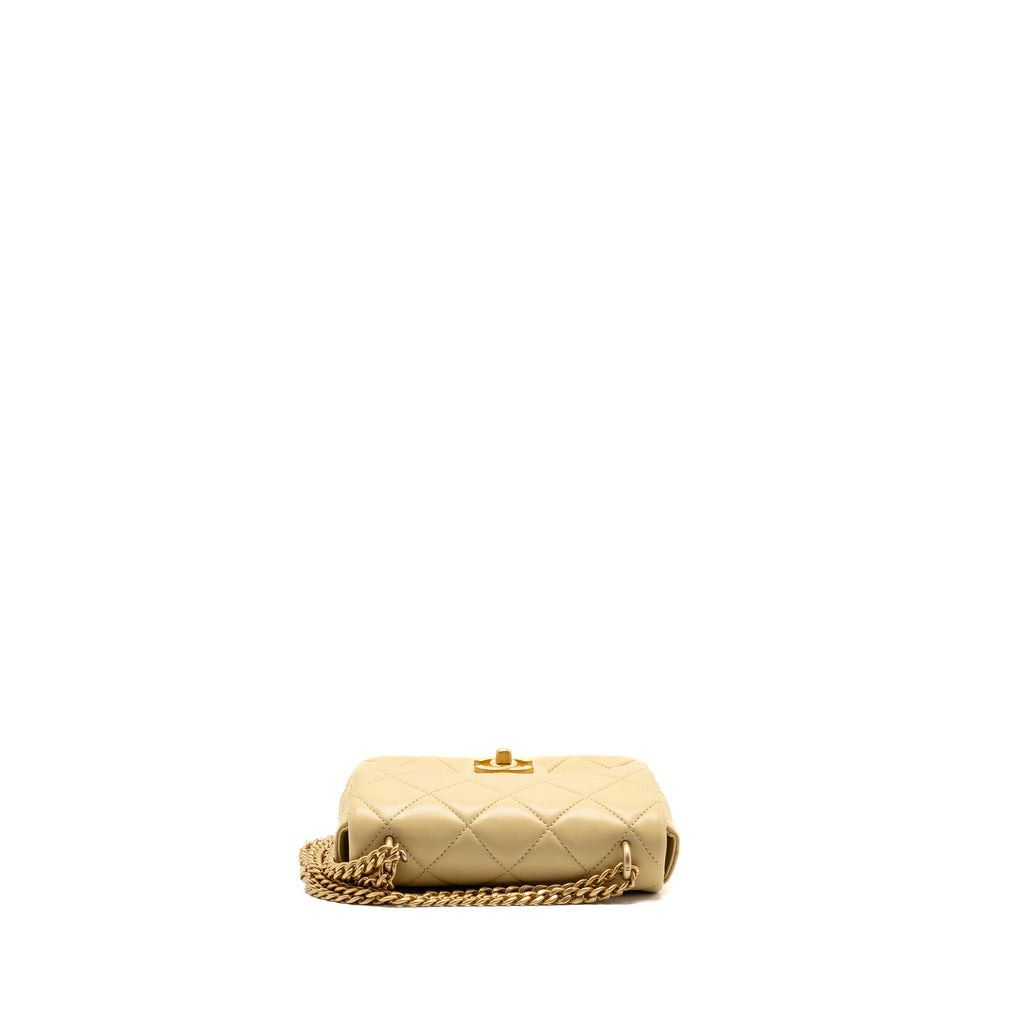 chanel-yellow