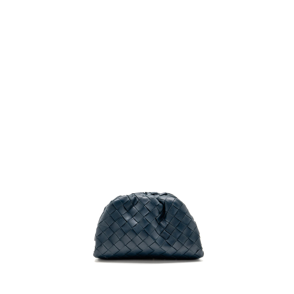bottega-veneta-mini-pouch-lambskin-navy-shw-1