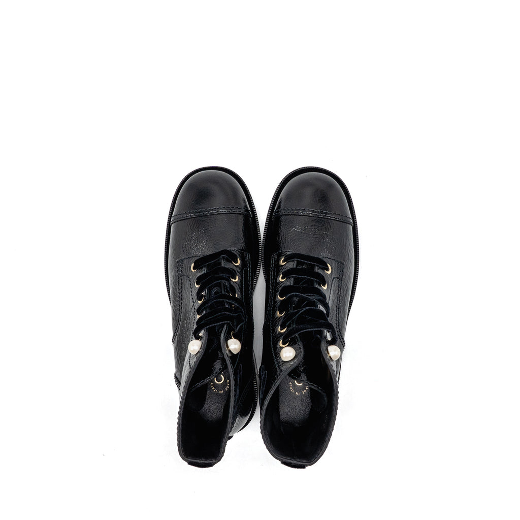 chanel-size-39-lace-up-boots-shiny-calfskin-black