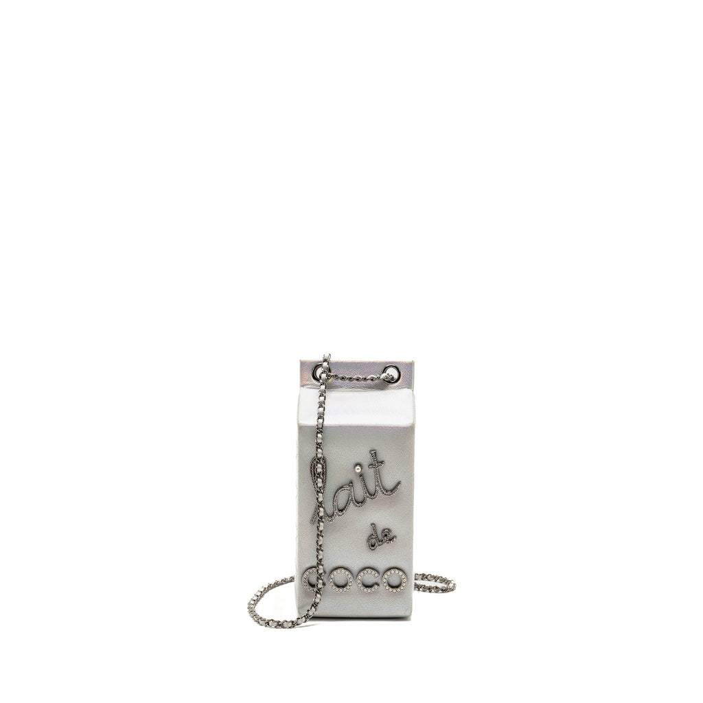 chanel-14k-limited-edition-runway-lait-de-coco-milk-carton-evening-chain-bag-goatskin-iridescent-silver-shiny-ruthenium-hardware