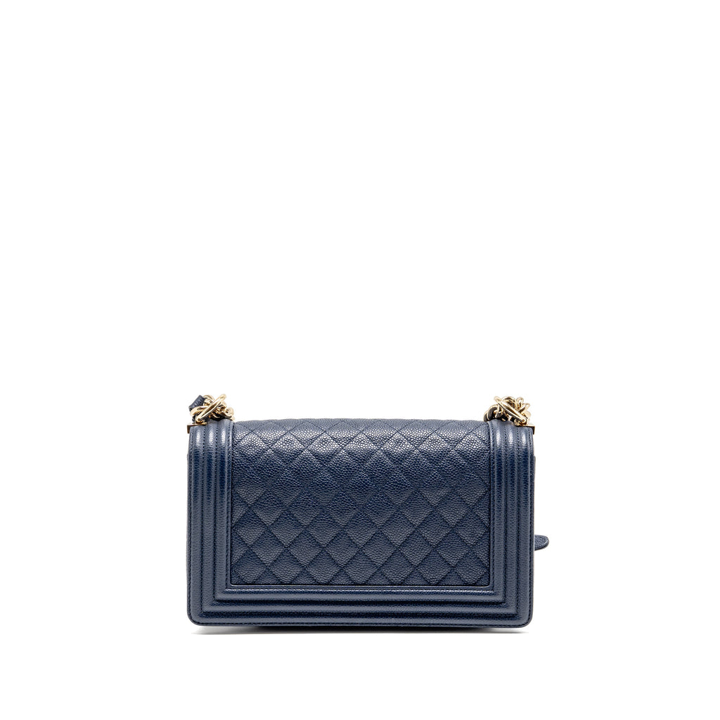 chanel-medium-boy-bag-caviar-navy-lghw