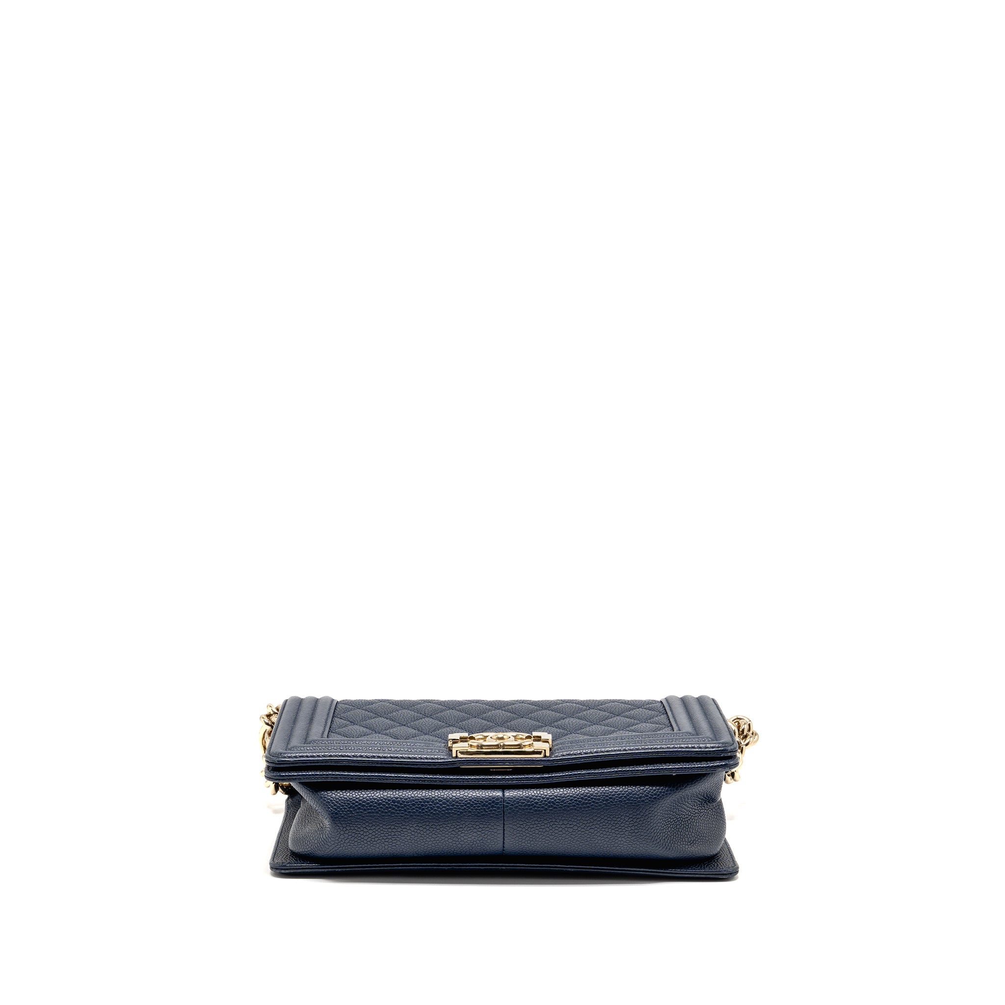 chanel-medium-boy-bag-caviar-navy-lghw