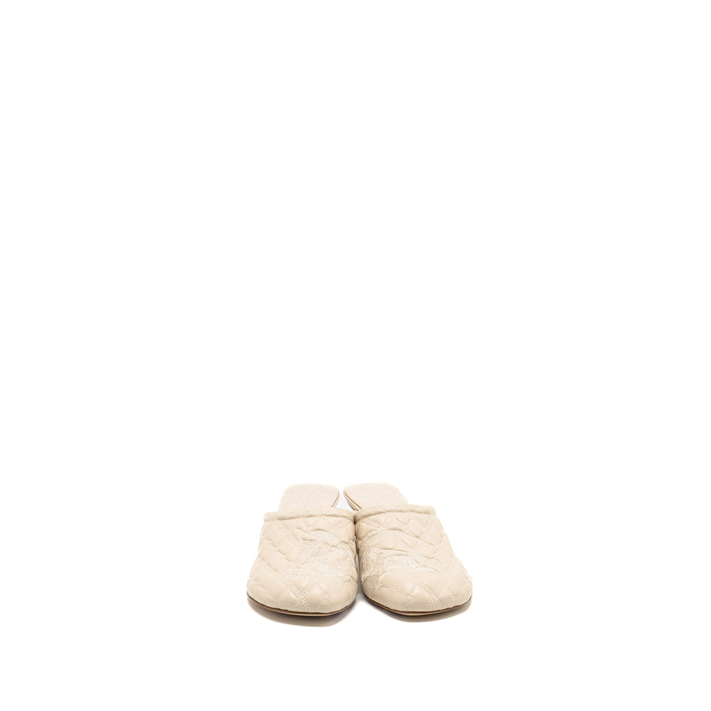 burberry-size-37-embroidered-quilted-slip-on-mules-leather-light-beige-copy