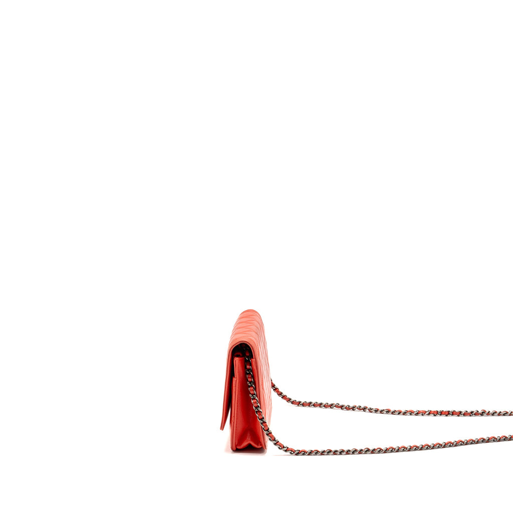 chanel-boy-wallet-on-chain-lambskin-red-ruthenium-silver-hardware