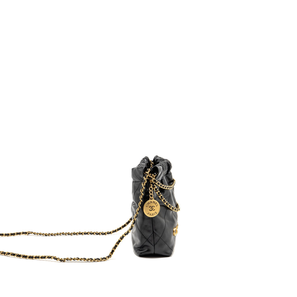 chanel-22-black-3