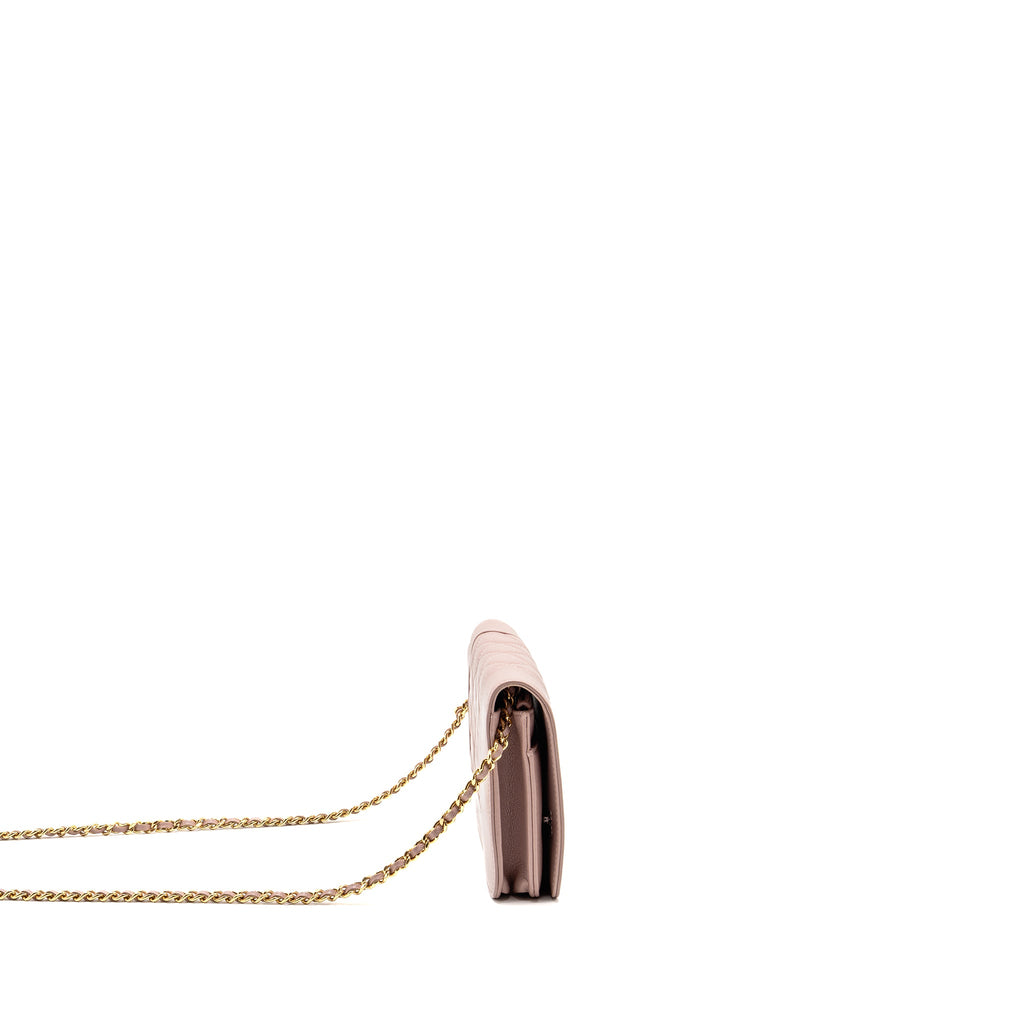 chanel-cc-logo-wallet-with-chain-goatskin-pink-ghw