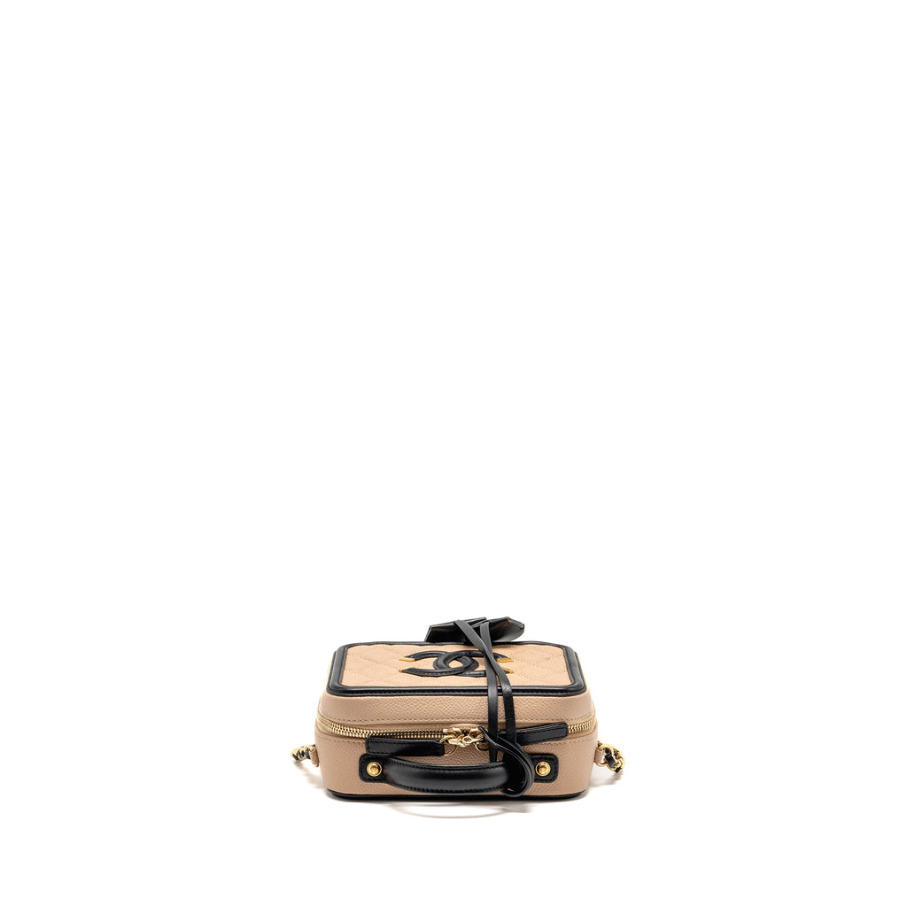 chanel-filigree-vanity-case-caviar-beige-black-ghw