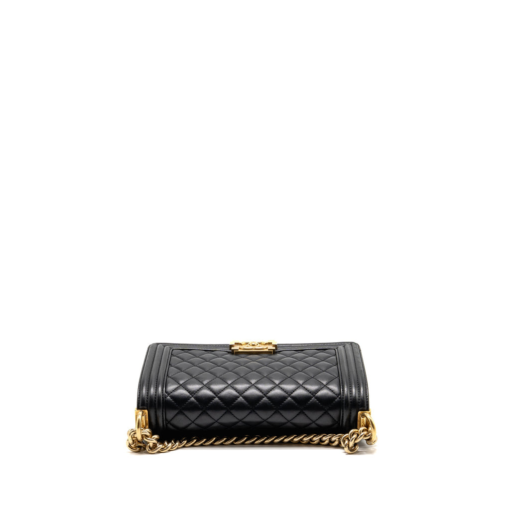chanel-medium-boy-bag-lambskin-black-ghw-3