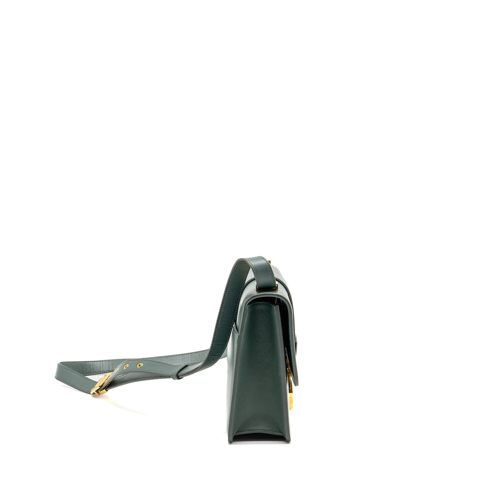 dior-30-montaigne-medium-flap-bag-calfskin-green-ghw