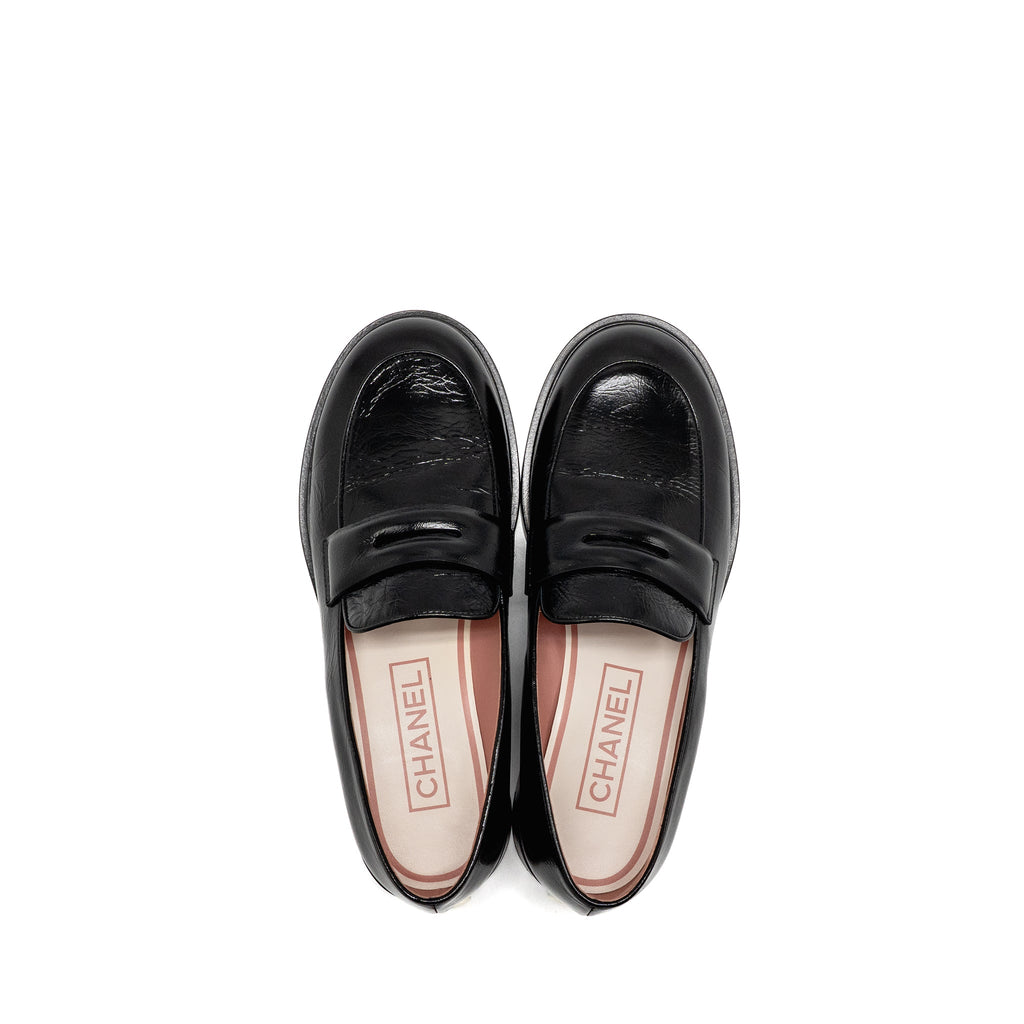 chanel-24a-size-38-5-cc-logo-loafer-moccasins-shiny-calfskin-black