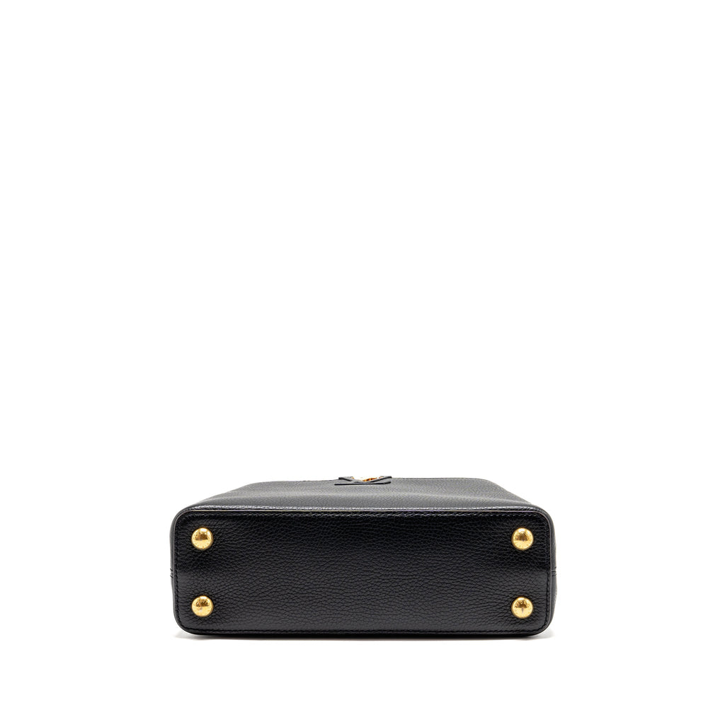 louis-vuitton-capucines-bb-calfskin-black-ghw-1
