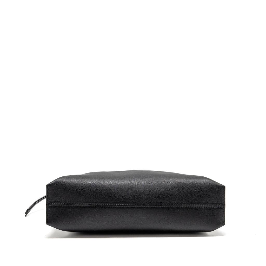 loewe-crossbody-men-s-messanger-bag-leather-black-shw