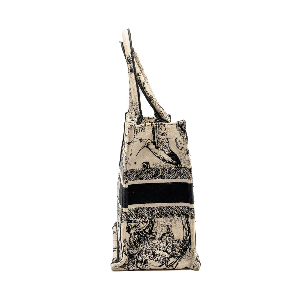 dior-medium-book-tote-toile-de-jouy-embroidery-canvas-navy