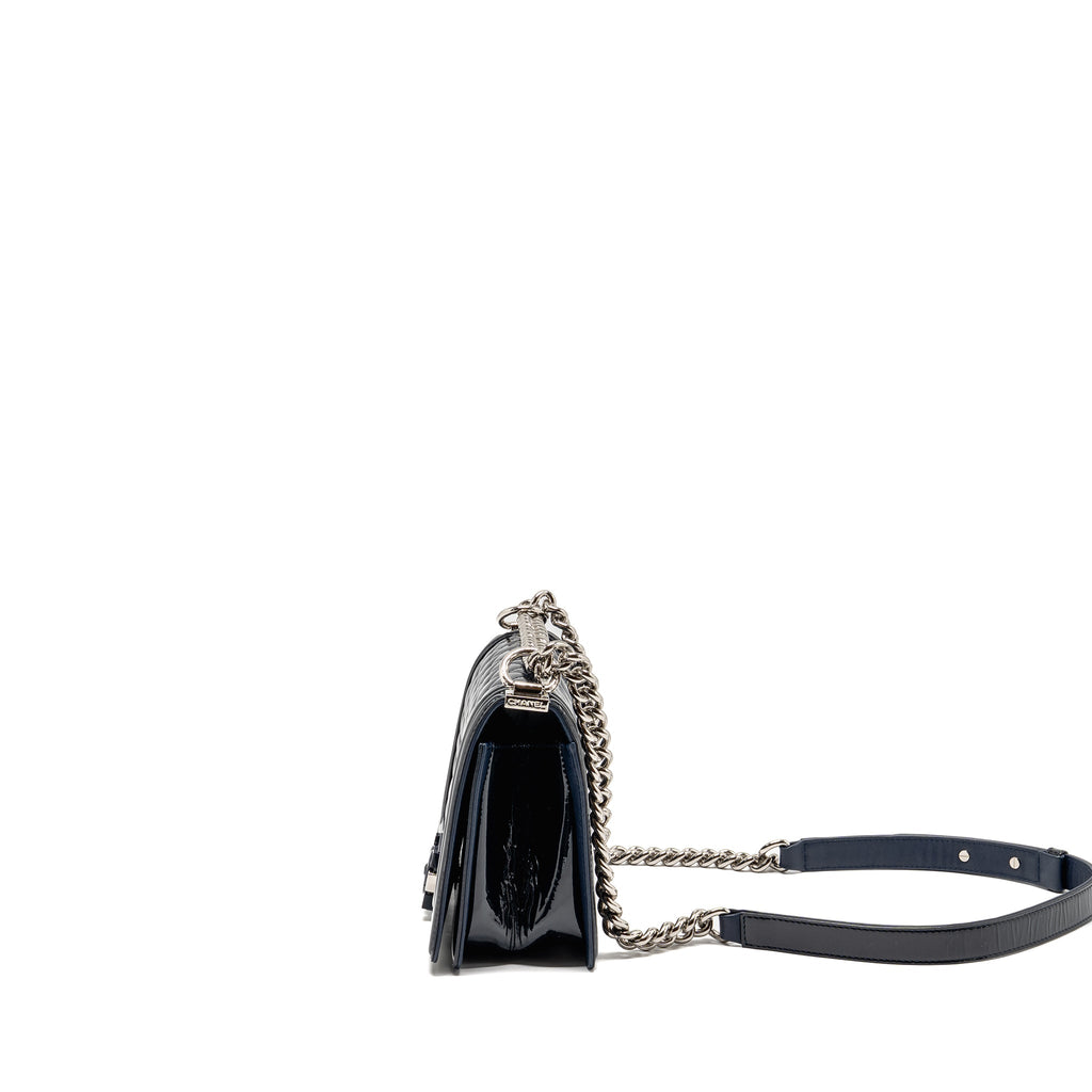 chanel-medium-boy-bag-patent-navy-shw-1