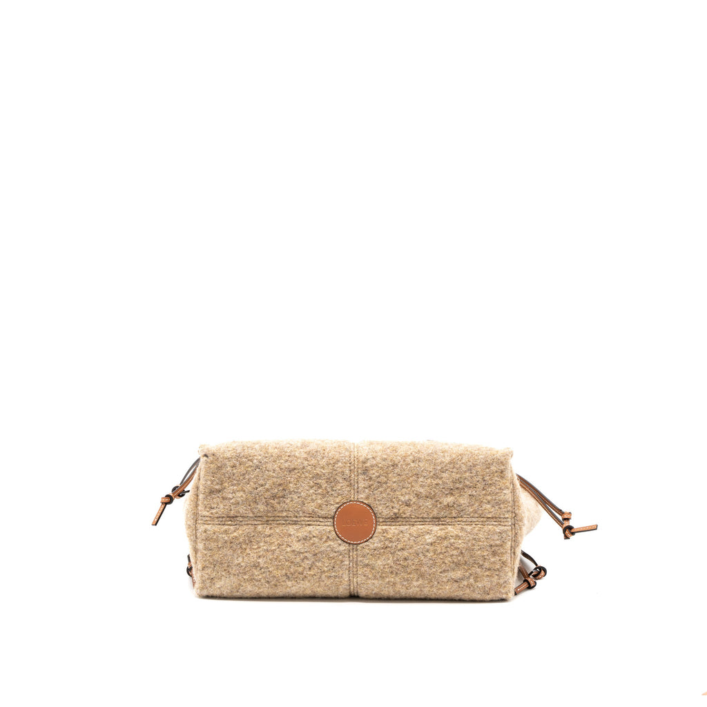 loewe-cushion-tote-bag-felt-leather-camel