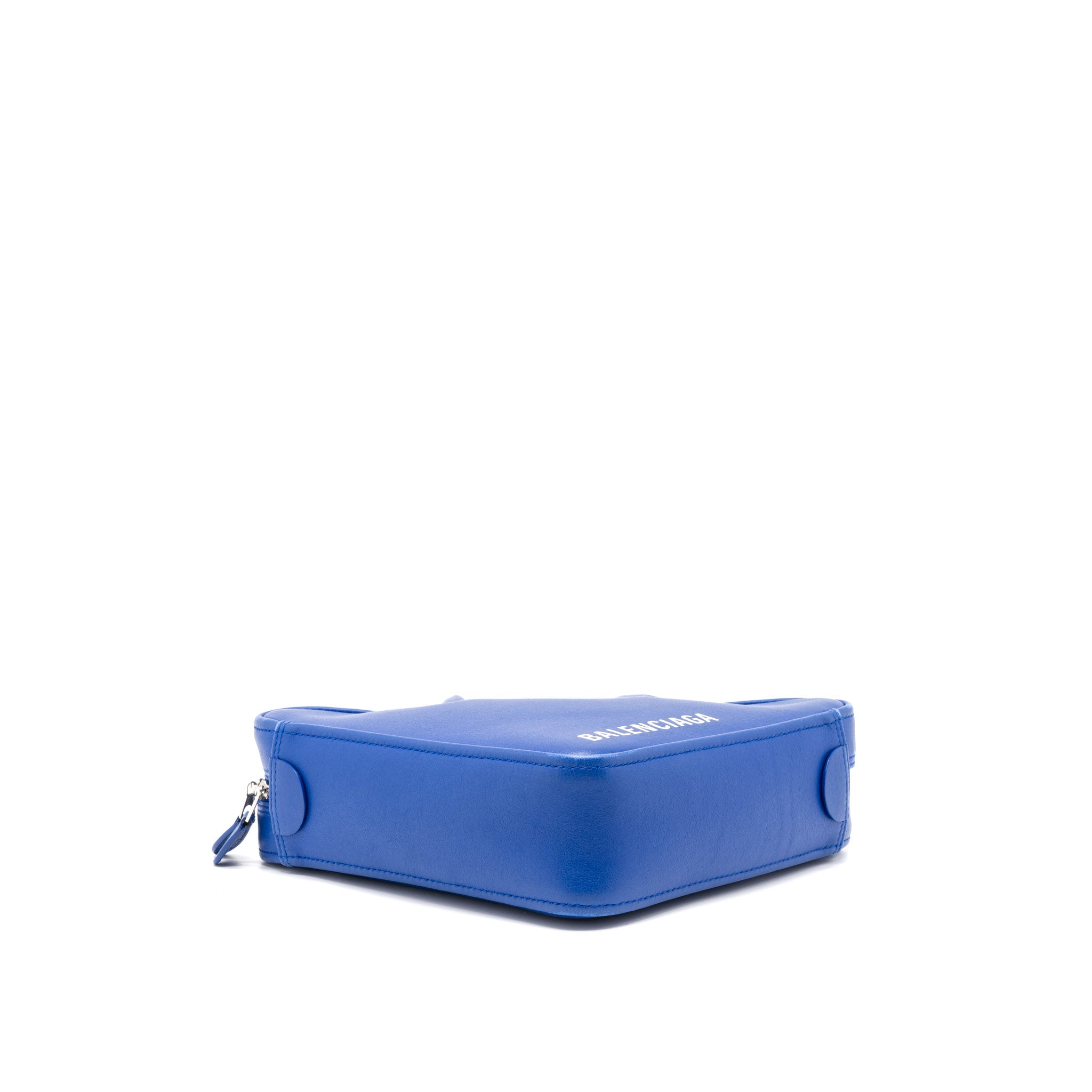 balenciaga-triangle-duffle-bag-calfskin-blue-shw