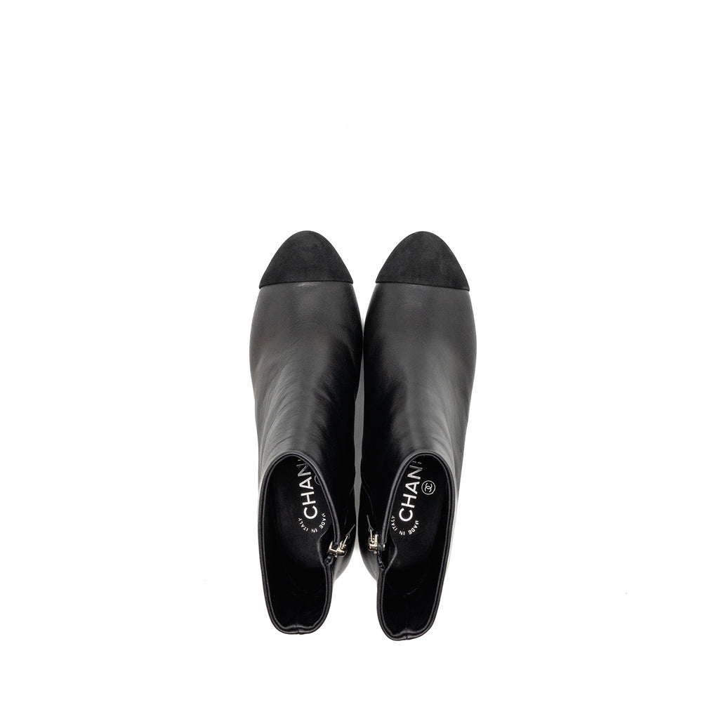 chanel-size-37-interlocking-boots-letter-pearl-leather-black
