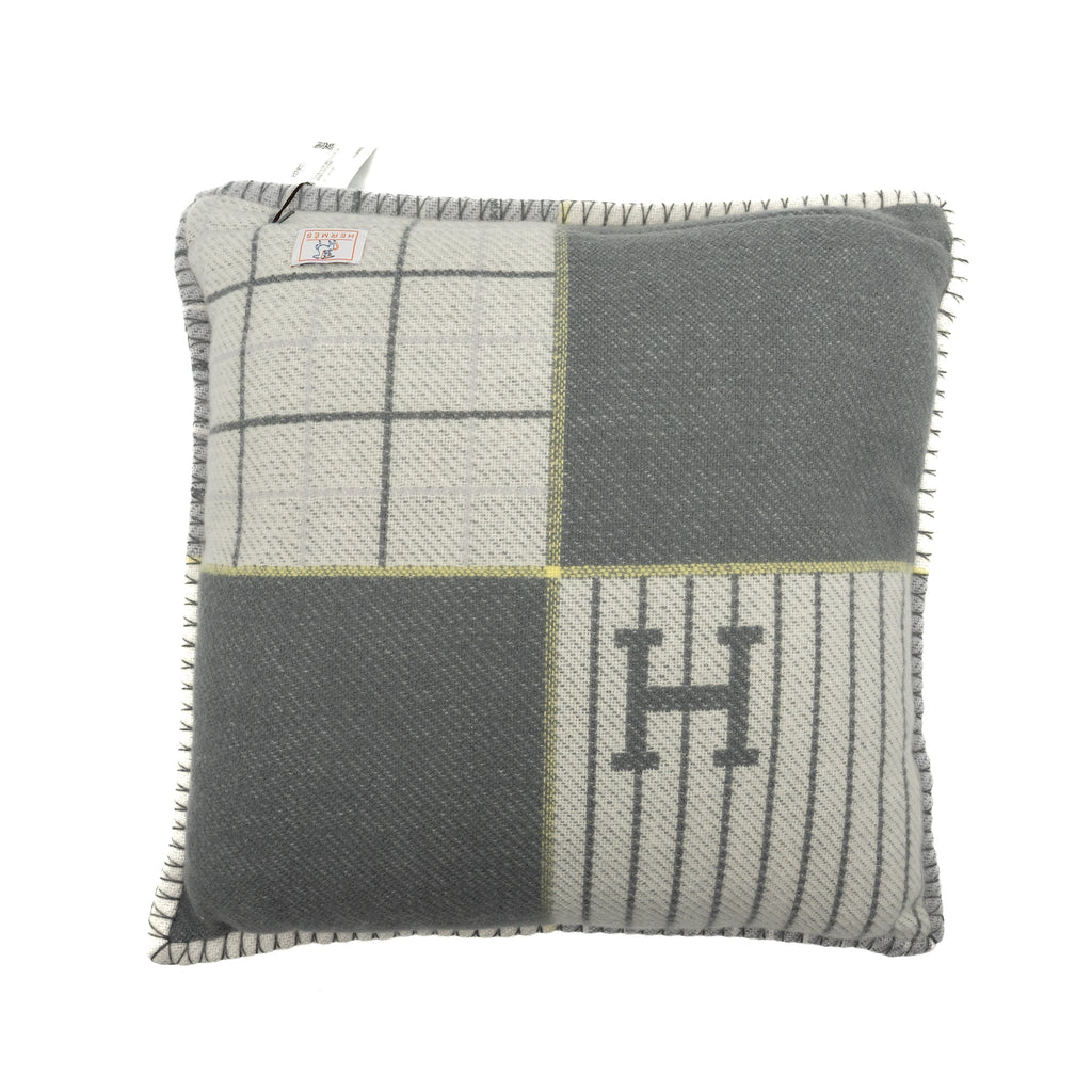 hermes-baby-avalon-pillow-laine-merinos-cashmere-gris-perle