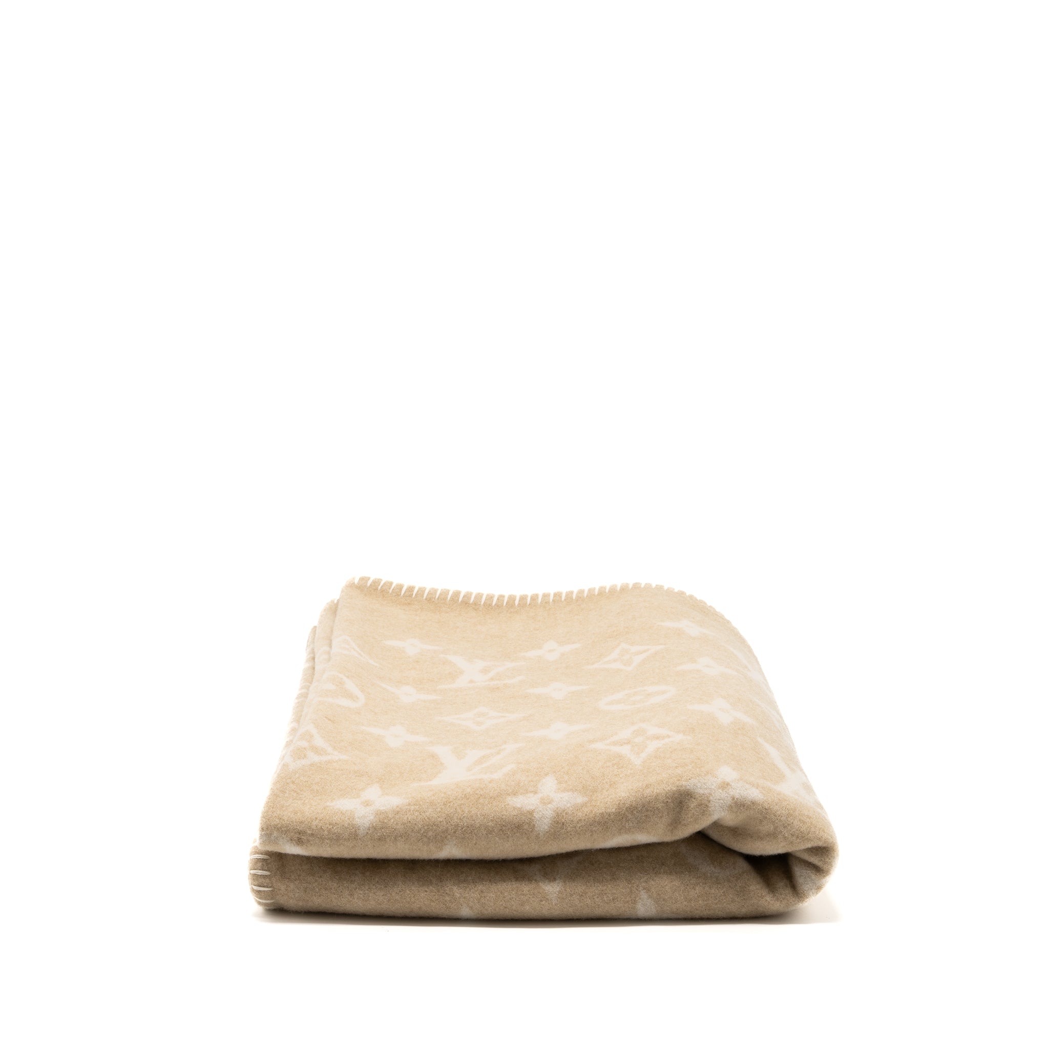 louis-vuitton-giant-monogram-blanket-wool-cashmere-beige