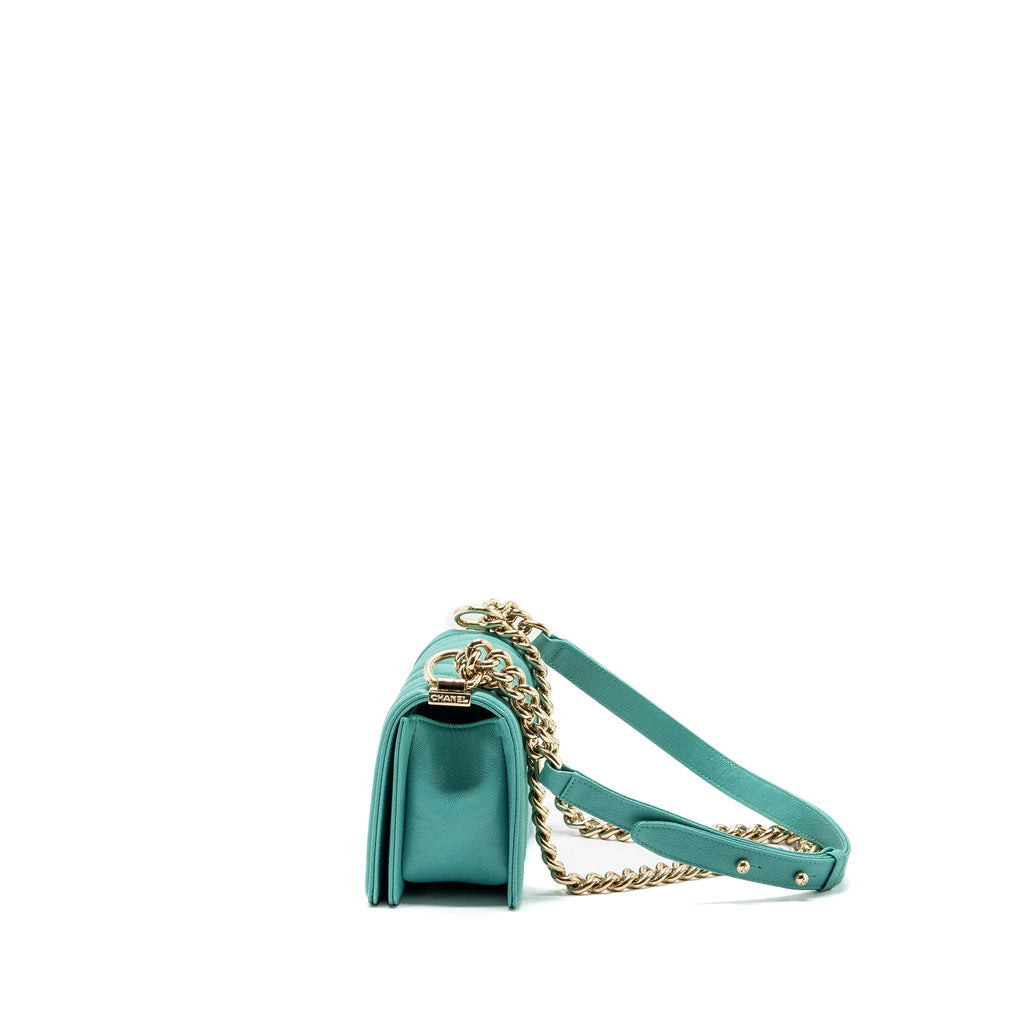 chanel-chevron-small-boy-bag-caviar-light-green-lghw