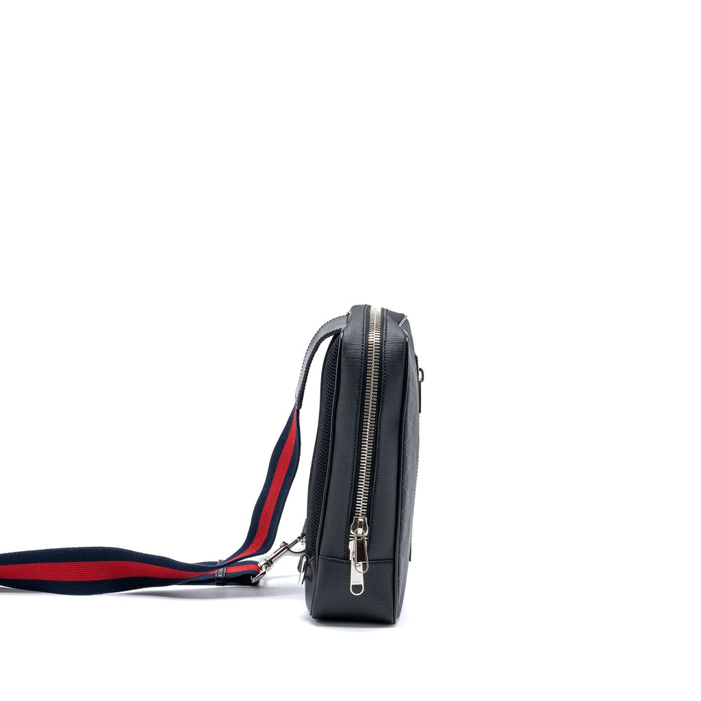 gucci-gg-black-sling-backpack-gg-supreme-canvas-black-shw