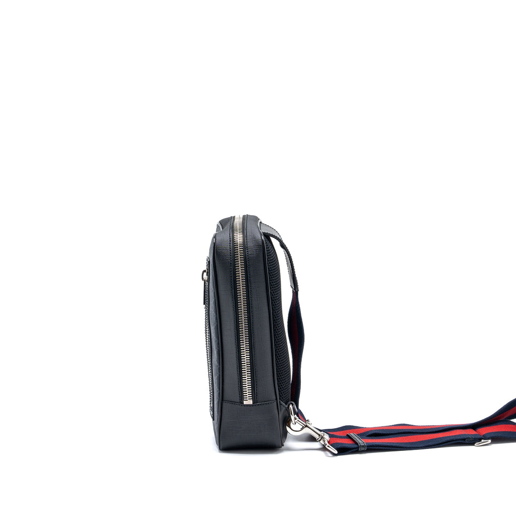 gucci-gg-black-sling-backpack-gg-supreme-canvas-black-shw