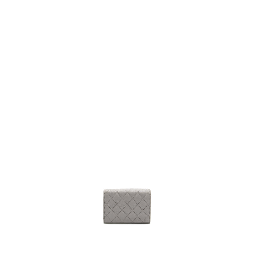 chanel-compact-wallet-caviar-light-grey-lghw