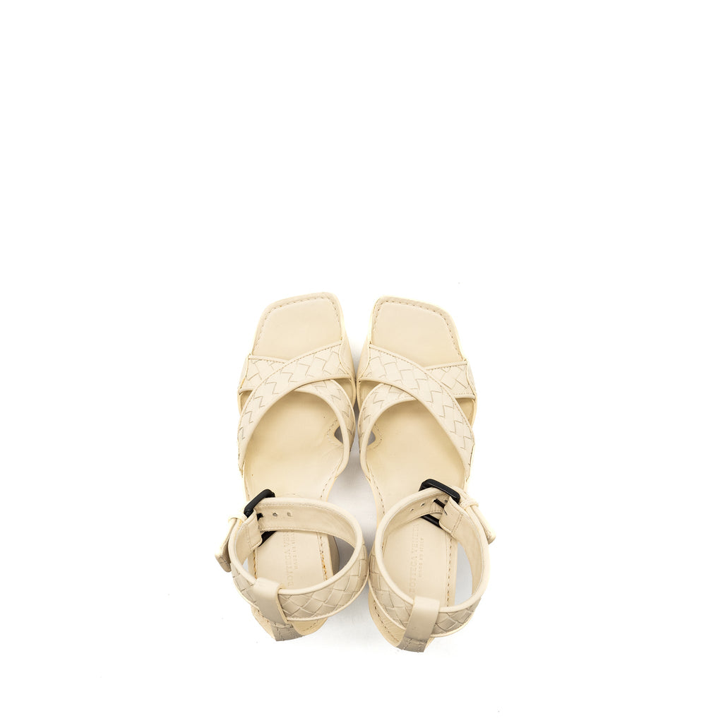 bottega-veneta-size-37-intrecciato-ankle-strap-platform-sandals-calfskin-cream